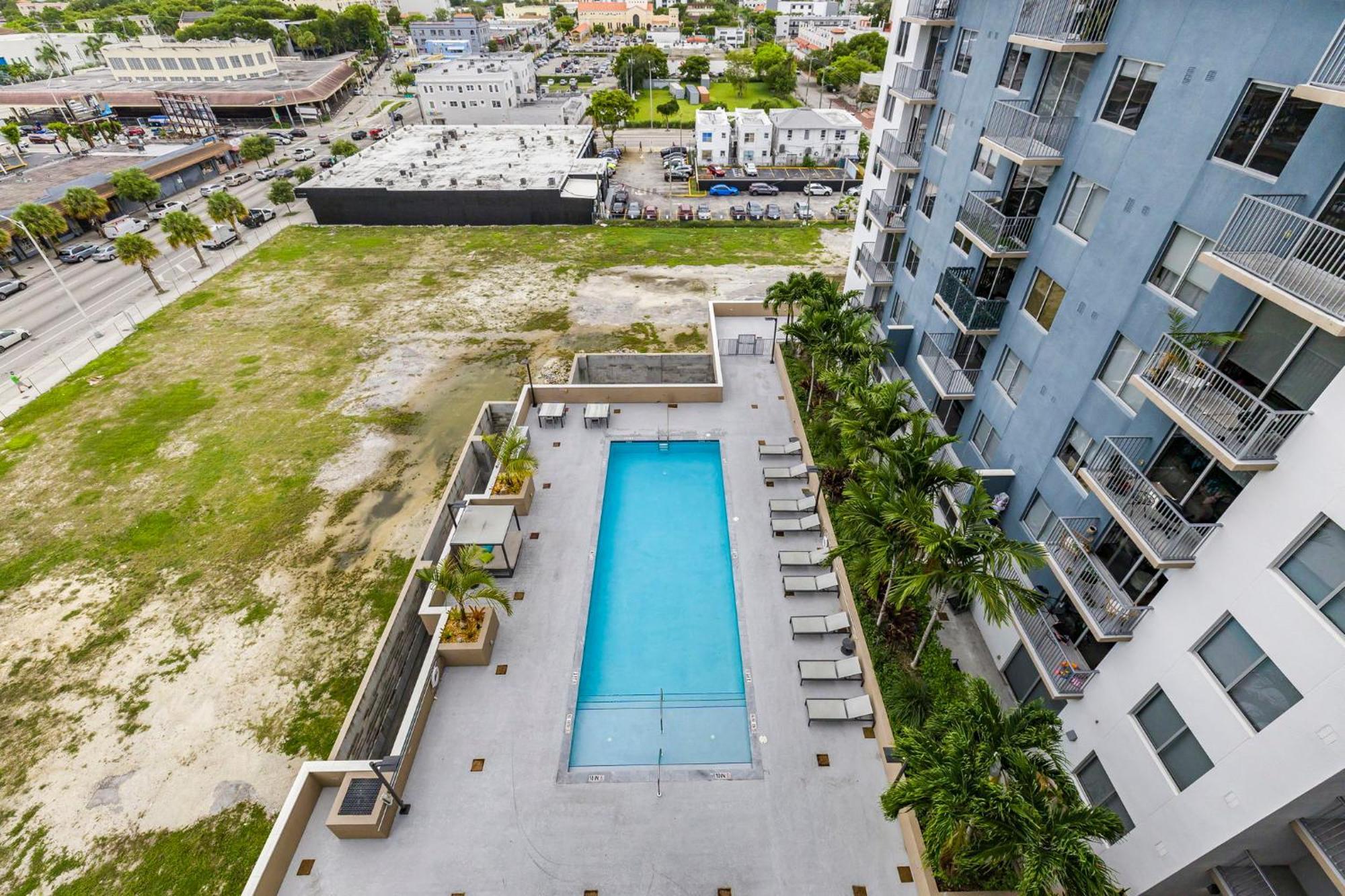 Upscale With Stunning Views & Pool Access Apartment Miami